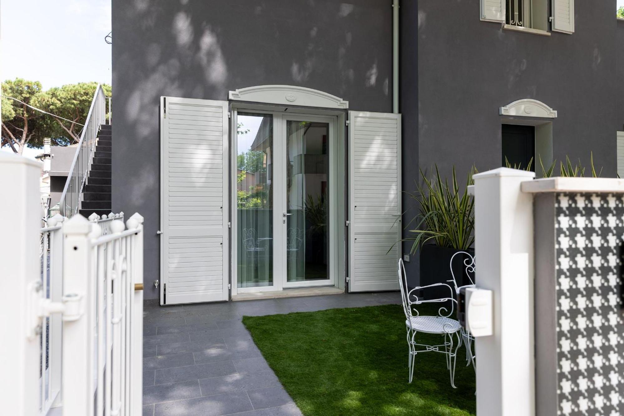 Villa Monti Suites&Aparts Cesenatico Exterior foto